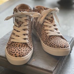 Universal Threads high tops